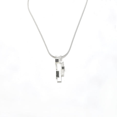 Collier versilbert   Zirkonia schwarz