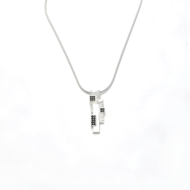 Collier versilbert   Zirkonia schwarz