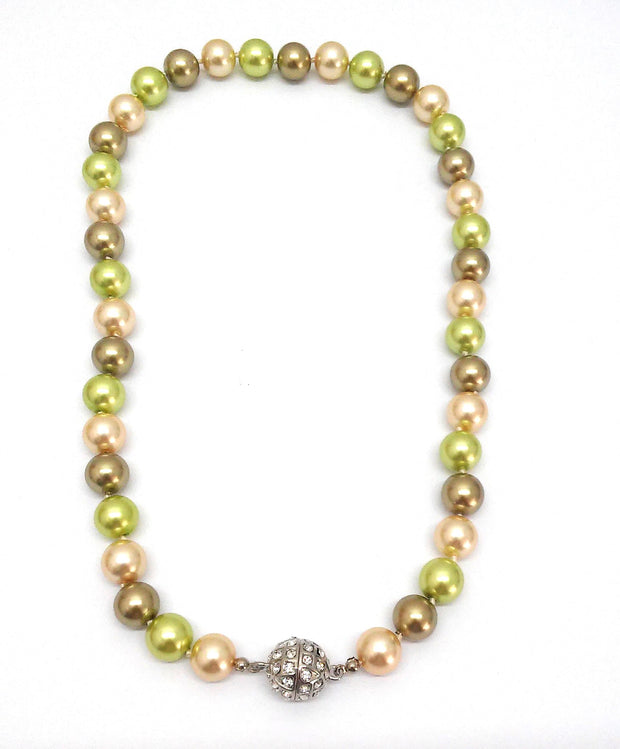 Perlencollier  grüntöne Perlen 10mm  Magnetschließe rh/Kristall